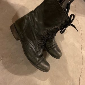 STEVE MADDEN COMBAT BOOTS SIZE 7.5